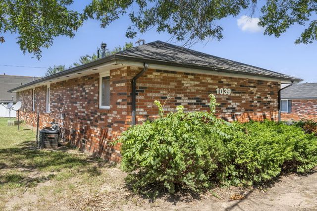 1021 S Lexington Avenue, Springfield, MO 65802