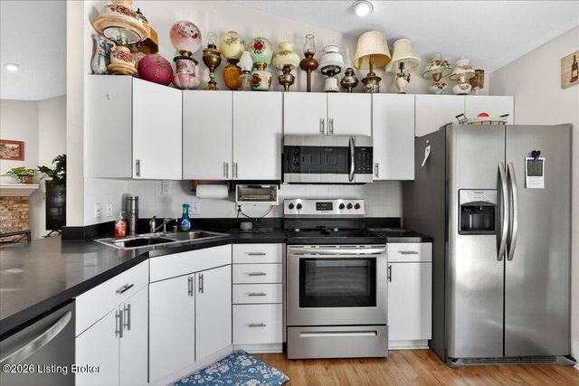 404 Cedarview Dr, Shepherdsville, KY 40165