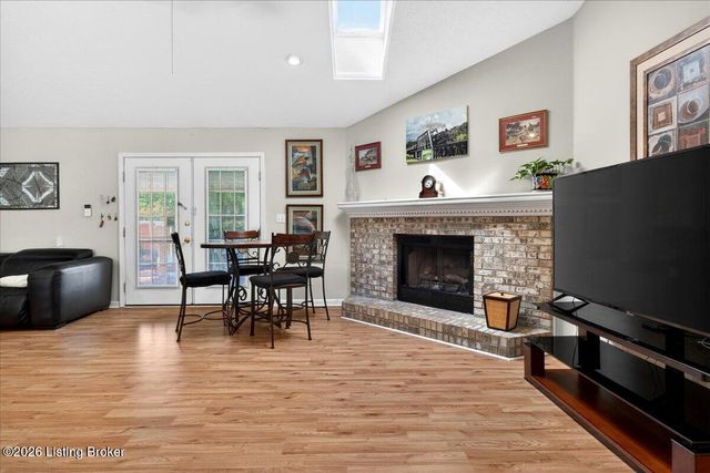404 Cedarview Dr, Shepherdsville, KY 40165