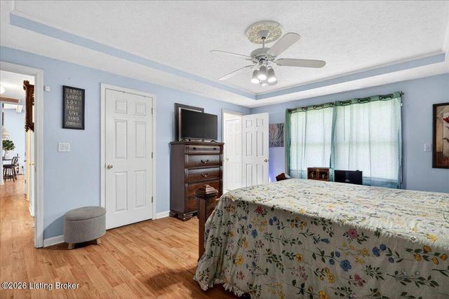 404 Cedarview Dr, Shepherdsville, KY 40165