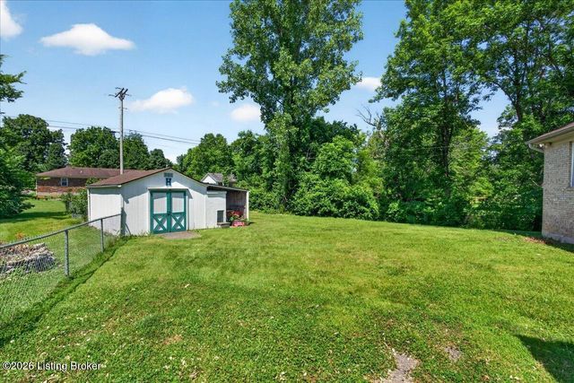 404 Cedarview Dr, Shepherdsville, KY 40165