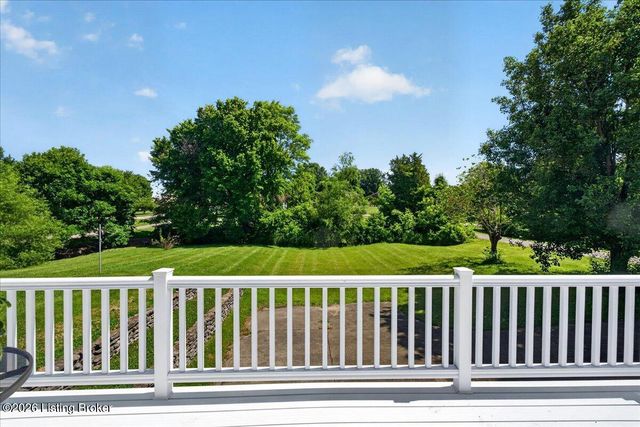 404 Cedarview Dr, Shepherdsville, KY 40165