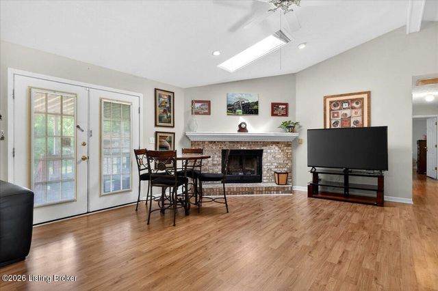 404 Cedarview Dr, Shepherdsville, KY 40165