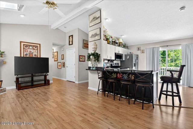 404 Cedarview Dr, Shepherdsville, KY 40165
