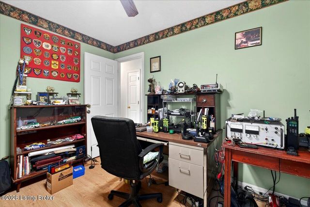 404 Cedarview Dr, Shepherdsville, KY 40165