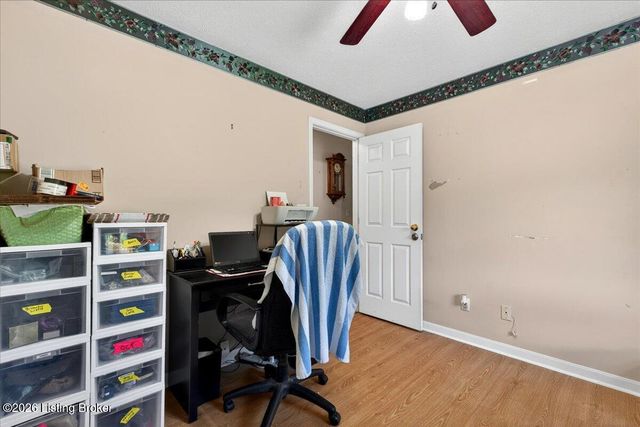 404 Cedarview Dr, Shepherdsville, KY 40165