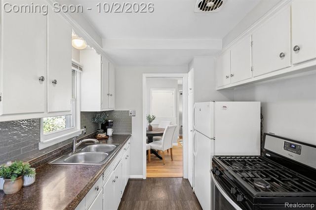 17717 Denby, Redford, MI 48240