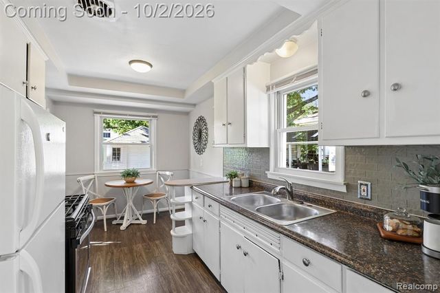 17717 Denby, Redford, MI 48240