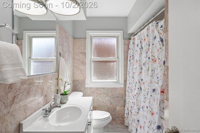 17717 Denby, Redford, MI 48240