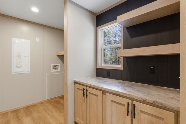 27 Bond Street, Franklin, NH 03235