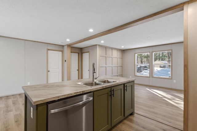 27 Bond Street, Franklin, NH 03235