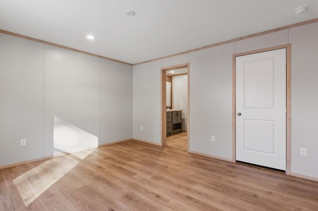 27 Bond Street, Franklin, NH 03235