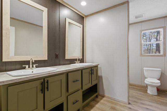 27 Bond Street, Franklin, NH 03235