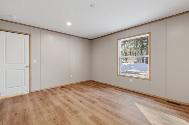 27 Bond Street, Franklin, NH 03235