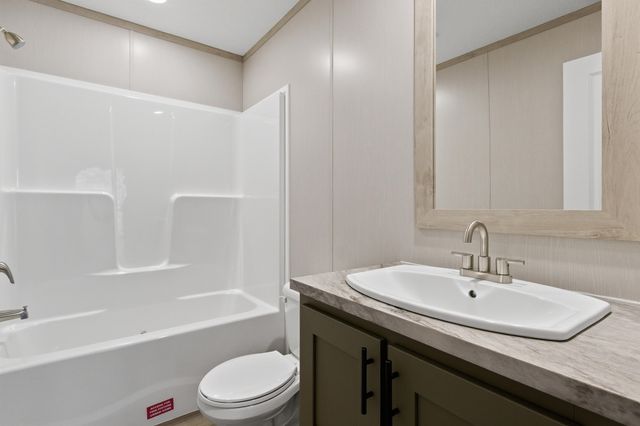 27 Bond Street, Franklin, NH 03235