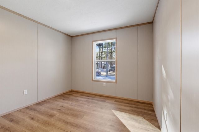 27 Bond Street, Franklin, NH 03235