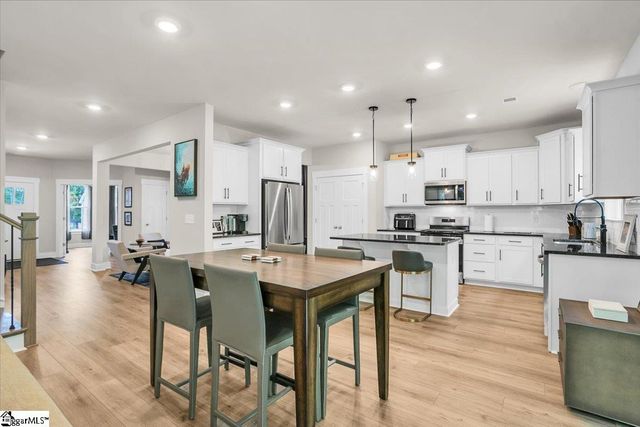 733 Old Magnolia Lane, Woodruff, SC 29388