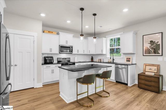 733 Old Magnolia Lane, Woodruff, SC 29388