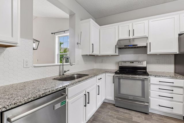 11962 85th Place N, Maple Grove, MN 55369