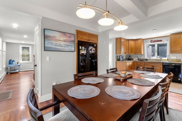 118 Wayside Dr, Brewster, MA 02631