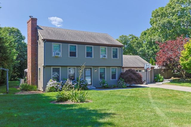 118 Wayside Dr, Brewster, MA 02631