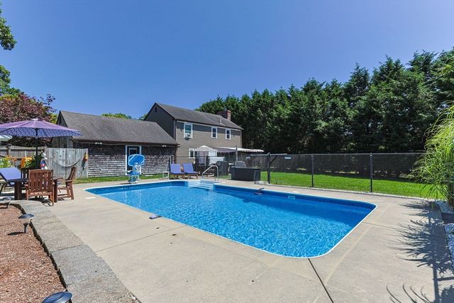 118 Wayside Dr, Brewster, MA 02631