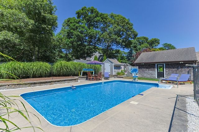 118 Wayside Dr, Brewster, MA 02631