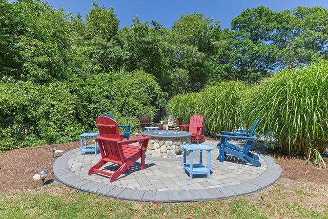 118 Wayside Dr, Brewster, MA 02631