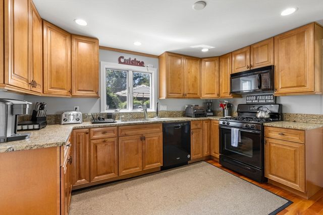 118 Wayside Dr, Brewster, MA 02631