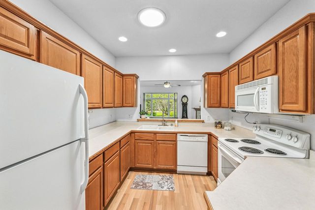 5371 S Butterfield WAY, Greenfield, WI 53221