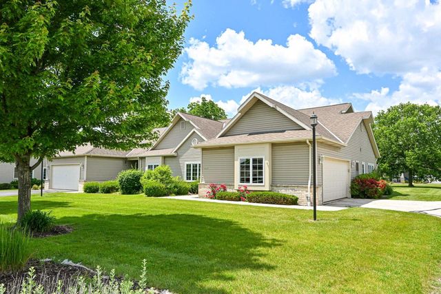 5371 S Butterfield WAY, Greenfield, WI 53221