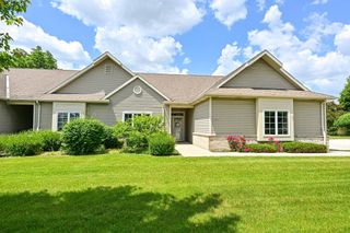 5371 S Butterfield WAY, Greenfield, WI 53221
