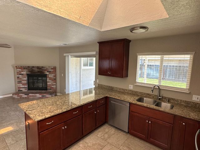 924 Kingery Dr, Ripon, CA 95366