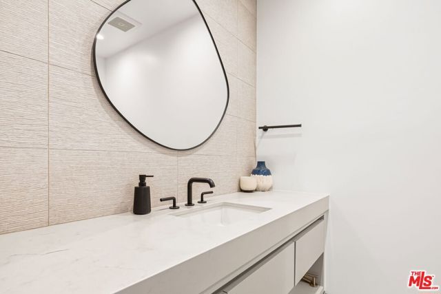 9206 Monte Mar Drive, Los Angeles, CA 90035