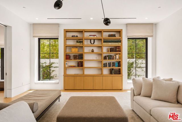 9206 Monte Mar Drive, Los Angeles, CA 90035