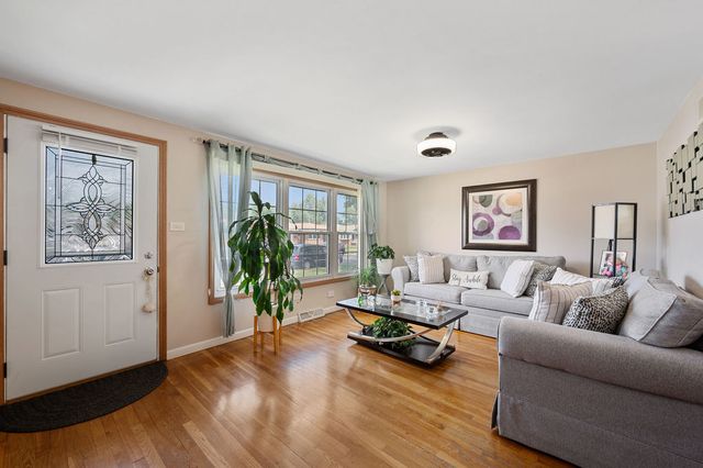 2739 E 127th Street, Chicago, IL 60633