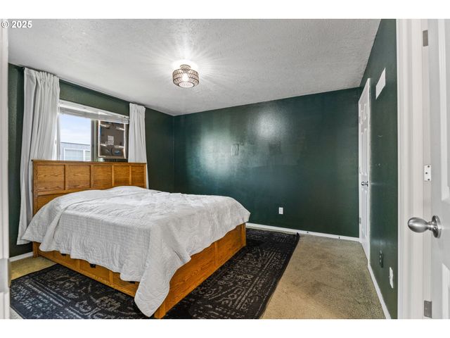 1254 LINDEN Ct, Sweet Home, OR 97386