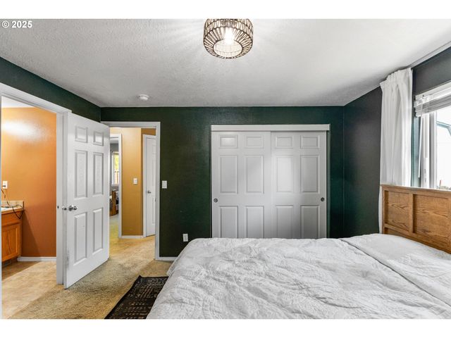 1254 LINDEN Ct, Sweet Home, OR 97386