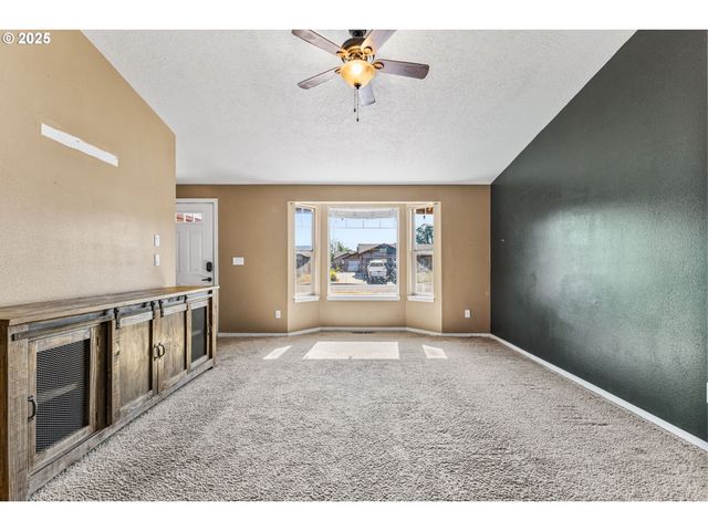 1254 LINDEN Ct, Sweet Home, OR 97386