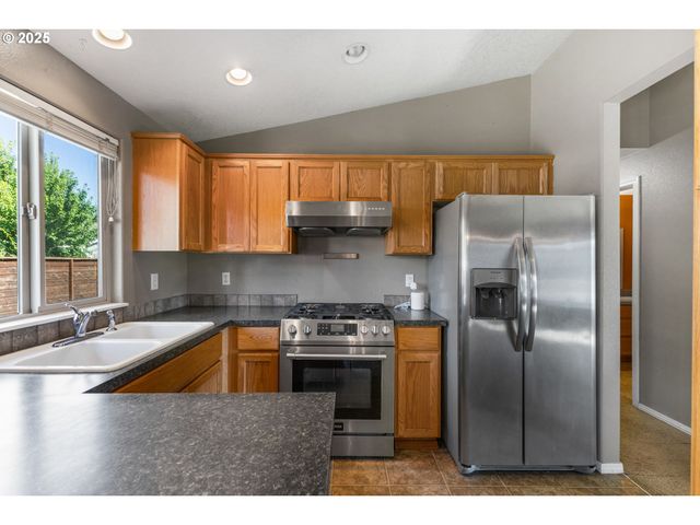 1254 LINDEN Ct, Sweet Home, OR 97386