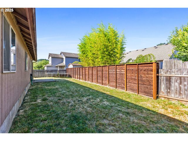 1254 LINDEN Ct, Sweet Home, OR 97386