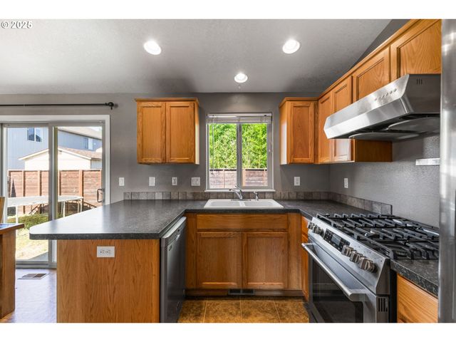 1254 LINDEN Ct, Sweet Home, OR 97386