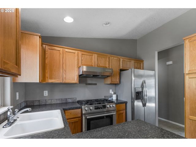 1254 LINDEN Ct, Sweet Home, OR 97386