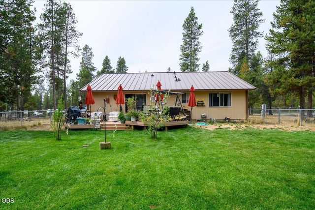54690 Pinewood Avenue, Bend, OR 97707