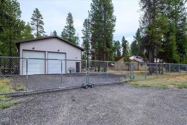 54690 Pinewood Avenue, Bend, OR 97707