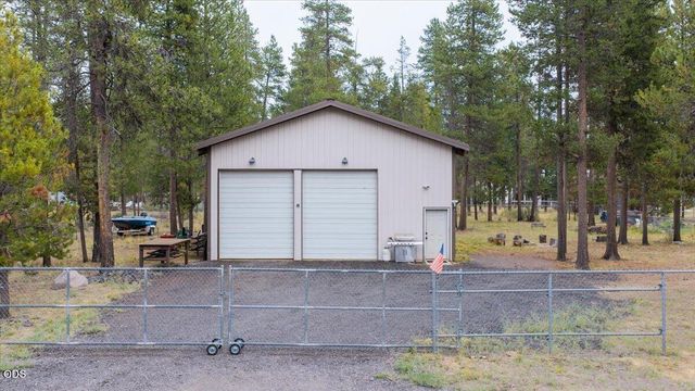 54690 Pinewood Avenue, Bend, OR 97707