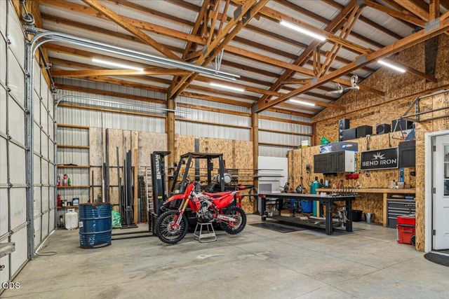 54690 Pinewood Avenue, Bend, OR 97707