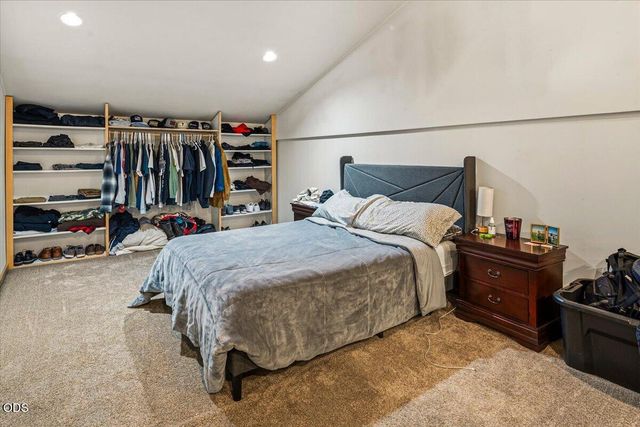 54690 Pinewood Avenue, Bend, OR 97707