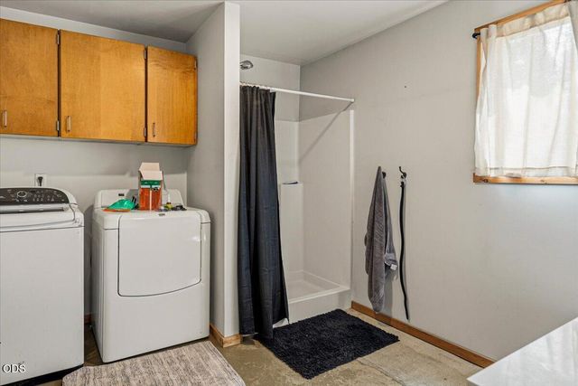 54690 Pinewood Avenue, Bend, OR 97707