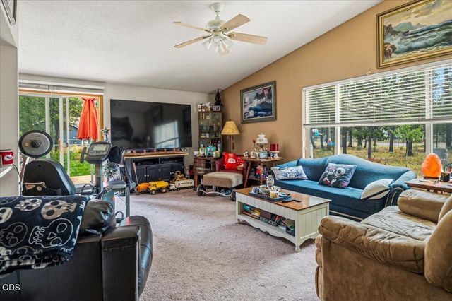 54690 Pinewood Avenue, Bend, OR 97707